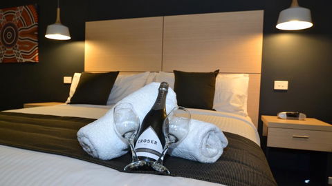 The Astor Suites - Tourism Townsville 0