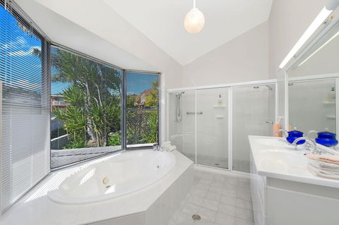 The Atrium, 11 Kentia Close - Tourism Townsville 3