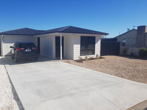 The Baltimore - Family Home Getaway - Tourism Townsville 1