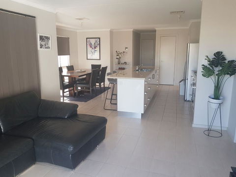 The Baltimore - Family Home Getaway - Tourism Townsville 2