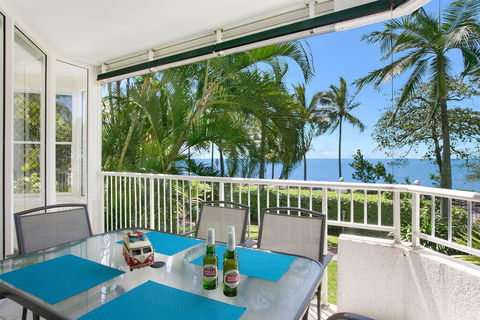 The Beach House 3BR Waterfront Apartment, Own WIFI - Tourism Townsville 0