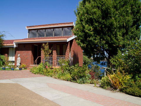 Derwent Retreat - Tourism Townsville 1