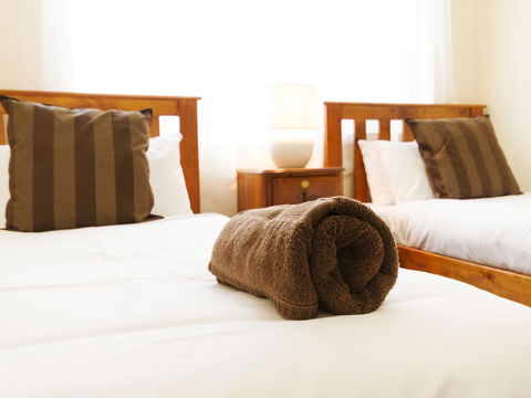Catherine Lodge Farm Gate Cottages - Tourism Townsville 0