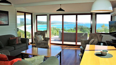 DOLPHIN LOOKOUT COTTAGE - Amazing Views Of The Bay Of Fires - Tourism Townsville 1