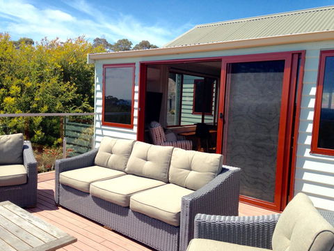 DOLPHIN LOOKOUT COTTAGE - Amazing Views Of The Bay Of Fires - Tourism Townsville 4