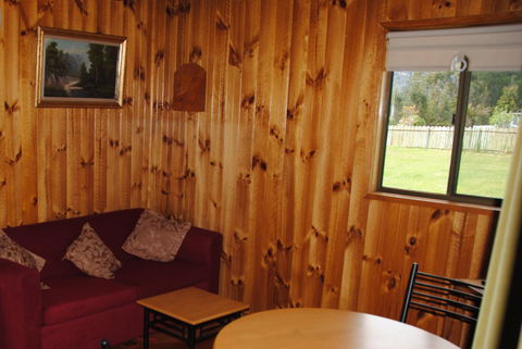 The Wombat Cottage - Tourism Townsville 6