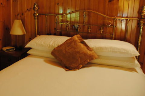 The Wombat Cottage - Tourism Townsville 9