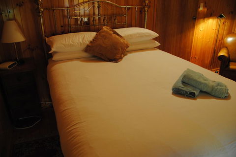The Wombat Cottage - Tourism Townsville 10