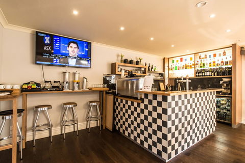 The Waverley International Hotel - Tourism Townsville 24