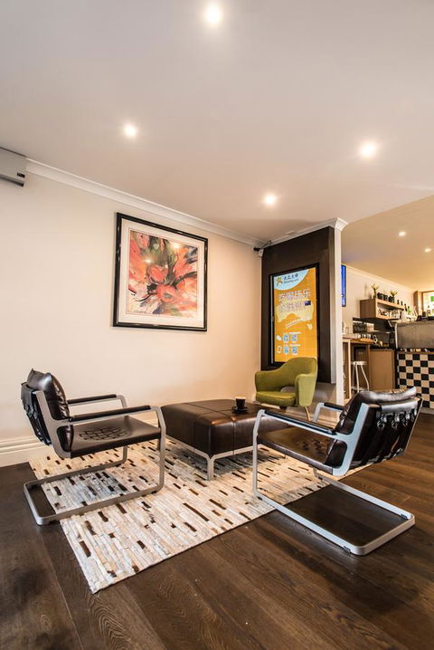The Waverley International Hotel - Tourism Townsville 25