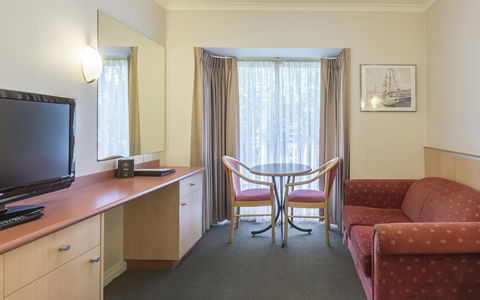 The Waverley International Hotel - Tourism Townsville 6