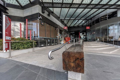 2Bedroom Apartment With Views In Docklands Next To CBD & Marvel Stadium - Tourism Townsville 20