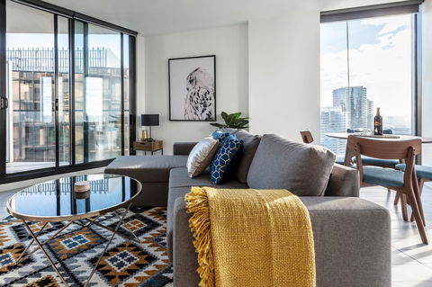 2Bedroom Apartment With Views In Docklands Next To CBD & Marvel Stadium - Tourism Townsville 0