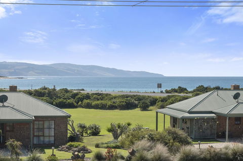 Apollo Bay Cottages - Tourism Townsville 1