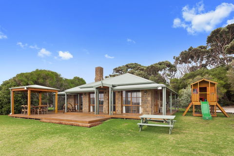 Apollo Bay Cottages - Tourism Townsville 0