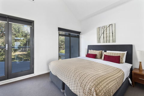 Apollo Bay Cottages - Tourism Townsville 9