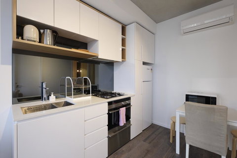 Mono Apartments On La Trobe Street - Tourism Townsville 18