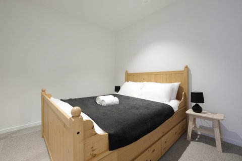 Mono Apartments On La Trobe Street - Tourism Townsville 23