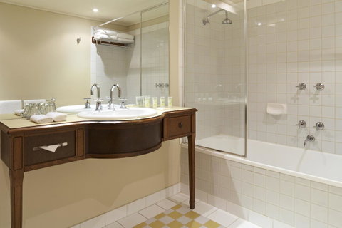 Grand Hotel Melbourne - Tourism Townsville 26