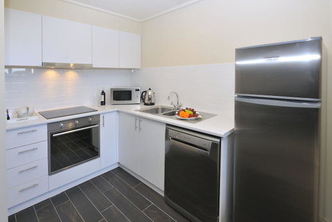 Grand Hotel Melbourne - Tourism Townsville 3