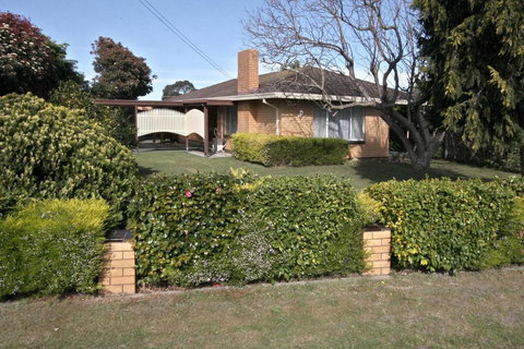 Jacaranda House - Tourism Townsville 0