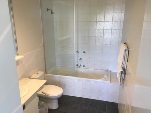 Geelong Waterfront Penthouse Apartment - Tourism Townsville 15