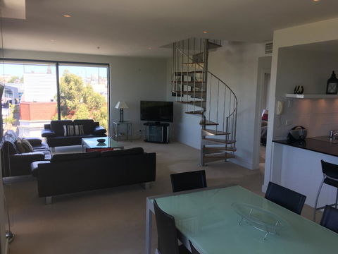 Geelong Waterfront Penthouse Apartment - Tourism Townsville 10