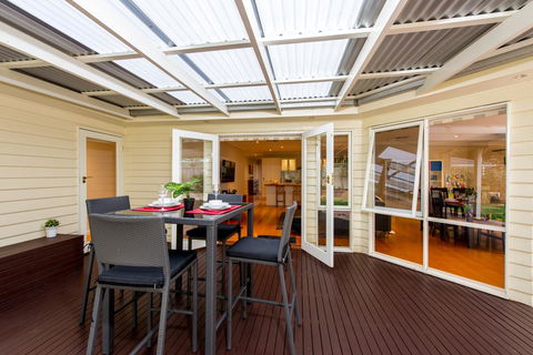 Lovely 5BR Full House In Glen Waverley, Walk To Train, Bus & Shops - Tourism Townsville 13