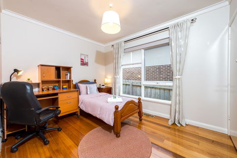 Lovely 5BR Full House In Glen Waverley, Walk To Train, Bus & Shops - Tourism Townsville 7