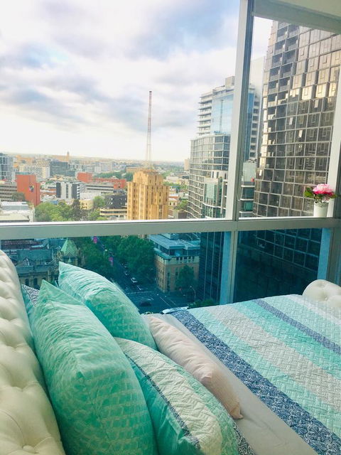 La Maison - Great View, Free Parking, Pool, Gym, Perfectly Located 2BR Apartment - Tourism Townsville 19