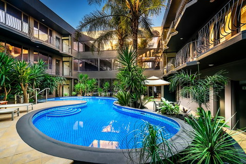 BEST WESTERN PLUS Travel Inn - Tourism Townsville 1