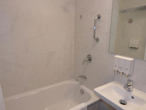 City Limits Hotel Apartments - Tourism Townsville 31