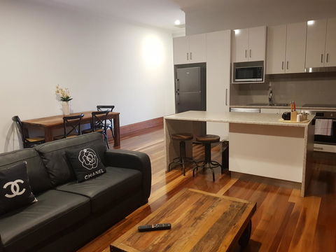 Sublime Spa Apartments - Tourism Townsville 5