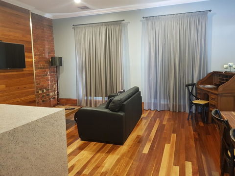 Sublime Spa Apartments - Tourism Townsville 3