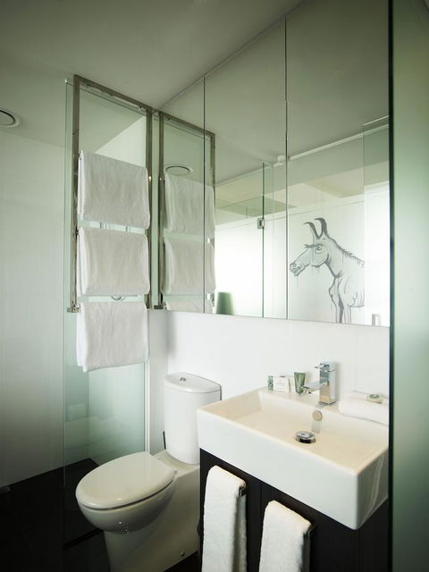 The Cullen Melbourne - Art Series - Tourism Townsville 6
