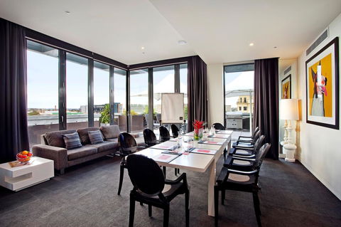The Cullen Melbourne - Art Series - Tourism Townsville 21