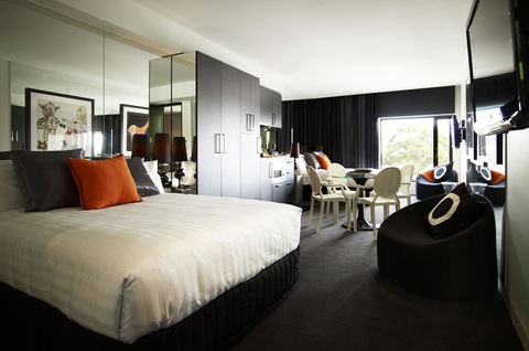 The Cullen Melbourne - Art Series - Tourism Townsville 16