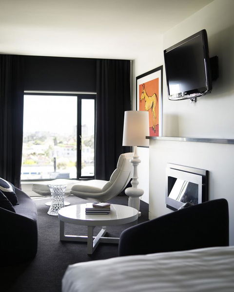 The Cullen Melbourne - Art Series - Tourism Townsville 13