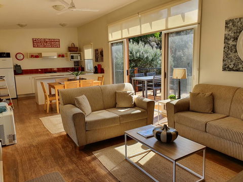 Rural 5 Star Villa\'s With Resort Amenities - Tourism Townsville 2