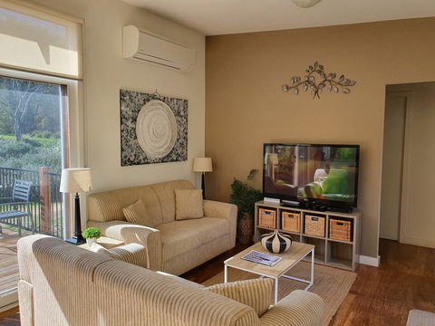 Rural 5 Star Villa\'s With Resort Amenities - Tourism Townsville 3