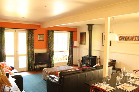 Merrimeet Cottages - Tourism Townsville 6