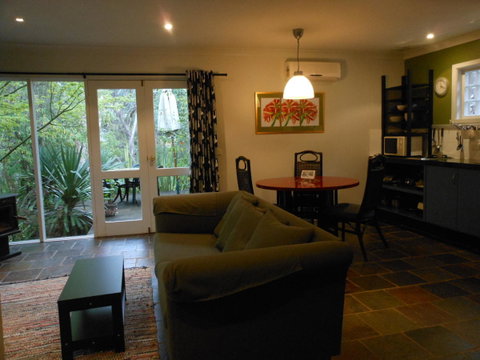 Merrimeet Cottages - Tourism Townsville 12
