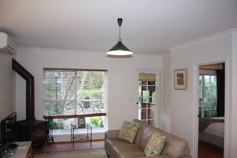 Merrimeet Cottages - Tourism Townsville 40