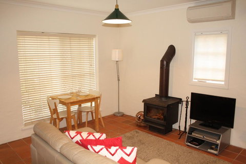 Merrimeet Cottages - Tourism Townsville 24