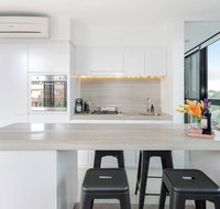 Modern Apartment in the heart of St Kilda - Tourism Townsville
