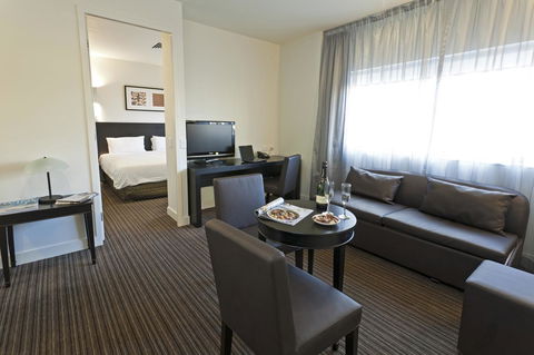 Causeway 353 Hotel - Tourism Townsville 10