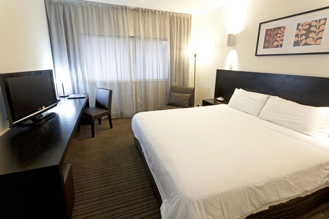 Causeway 353 Hotel - Tourism Townsville 5