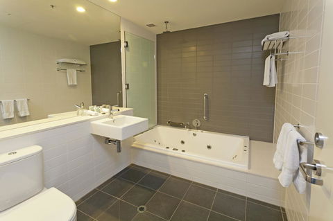 Causeway 353 Hotel - Tourism Townsville 35