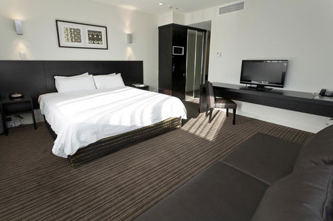 Causeway 353 Hotel - Tourism Townsville 8