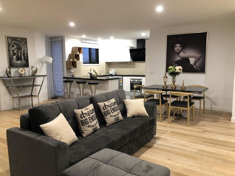Apartments In Phillip Island Towers - Block C - Tourism Townsville 0